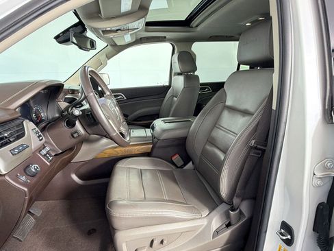 Used 2020 GMC Yukon Denali w/ Denali Premium Package RWD image 5