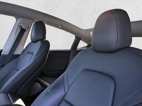 Used 2021 Tesla Model Y Long Range image 5