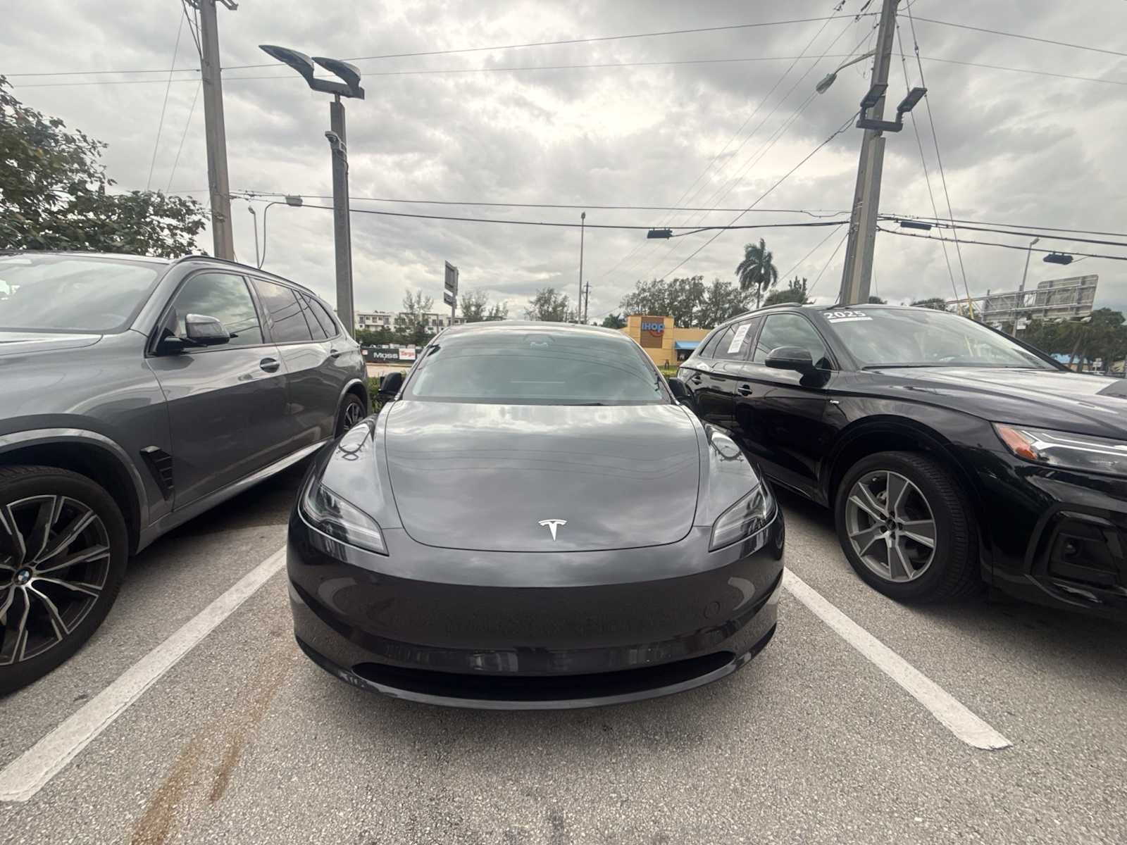 Used 2025 Tesla Model 3 Long Range AWD/4WD image 1