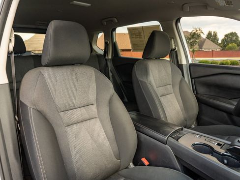 Used 2024 Nissan Rogue SV FWD image 18