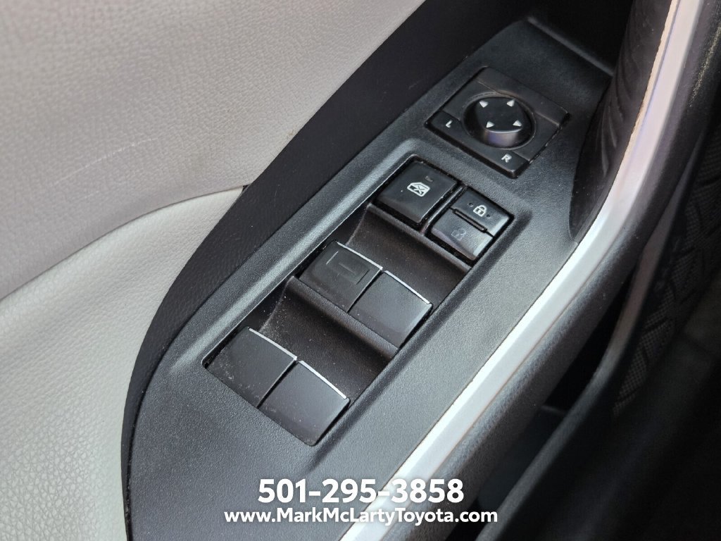 Used 2021 Toyota RAV4 XLE Premium FWD image 23