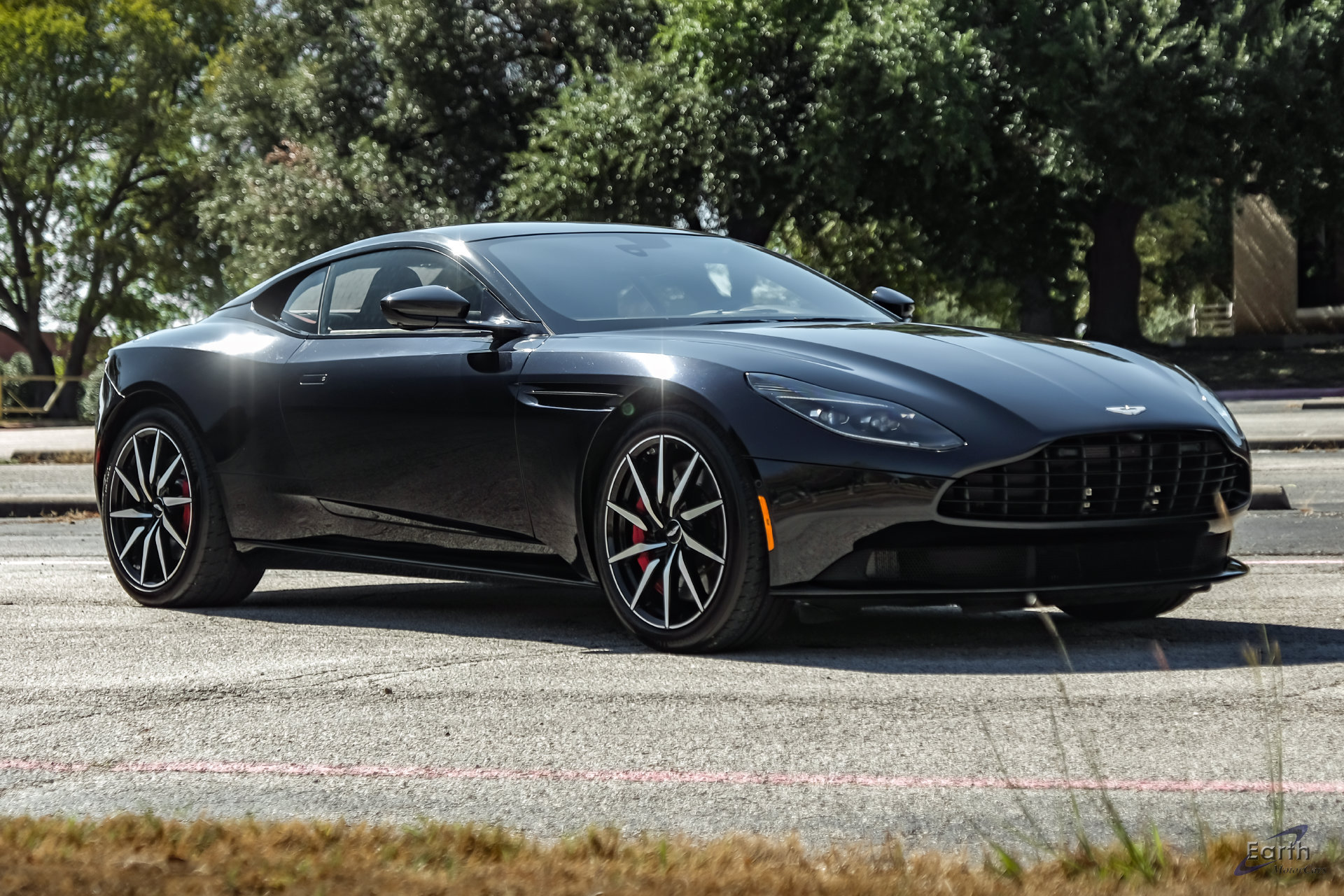 Used 2021 Aston Martin DB11 Coupe RWD image 20
