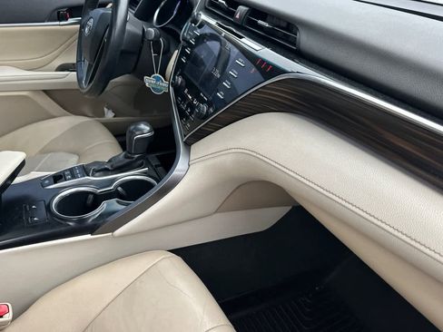 Used 2018 Toyota Camry XLE w/ Audio Package image 17