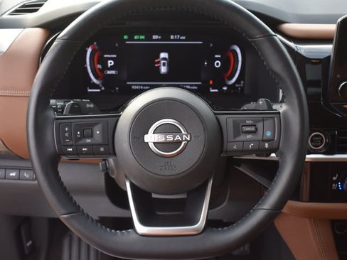Used 2022 Nissan Pathfinder Platinum w/ Lighting Package (N93) AWD/4WD image 21