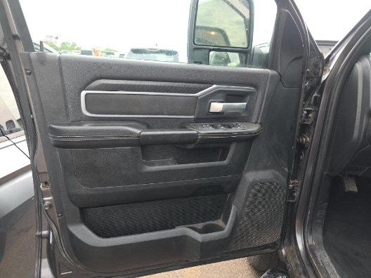 Used 2025 RAM 2500 Big Horn AWD/4WD image 16