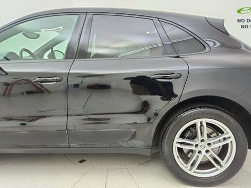Used 2018 Porsche Macan AWD/4WD image 4
