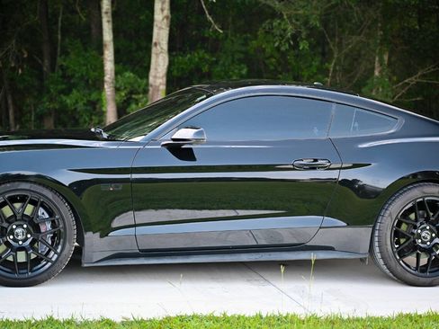 Used 2019 Ford Mustang GT Premium w/ GT Performance Package RWD image 36