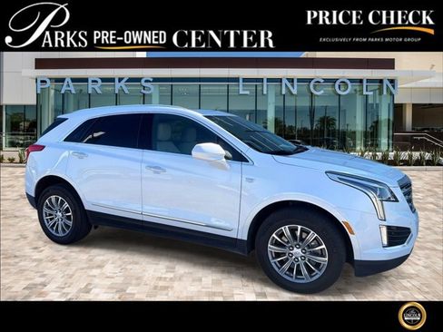 Used 2018 Cadillac XT5 Luxury w/ Driver Awareness Package FWD image 1