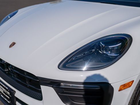 Certified 2026 Porsche Macan AWD/4WD image 29