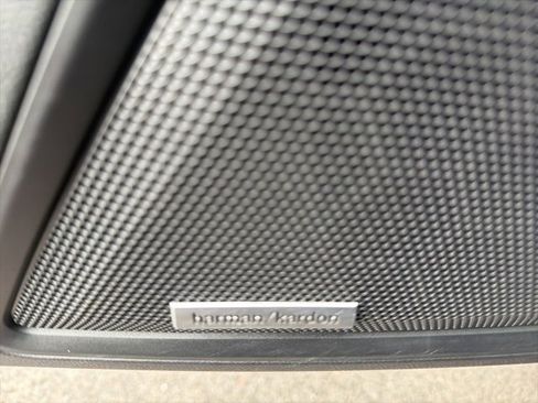 Used 2021 Subaru Outback Touring XT image 27