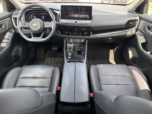 Used 2024 Nissan Rogue SL FWD image 11