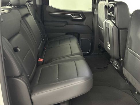 Used 2025 GMC Sierra 1500 SLT image 16