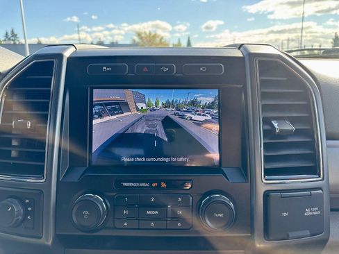 Used 2022 Ford F350 XLT w/ XLT Value Package AWD/4WD image 32