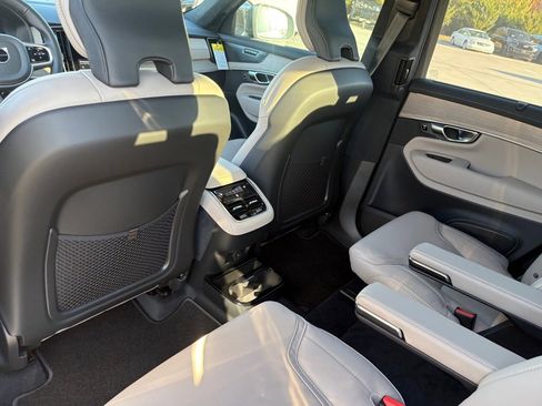 New 2026 Volvo XC90 B5 Ultra image 23
