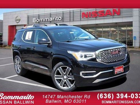 Used 2017 GMC Acadia Denali w/ Technology Package AWD/4WD image 1