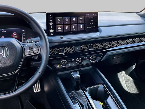 Used 2023 Honda Accord Sport image 9