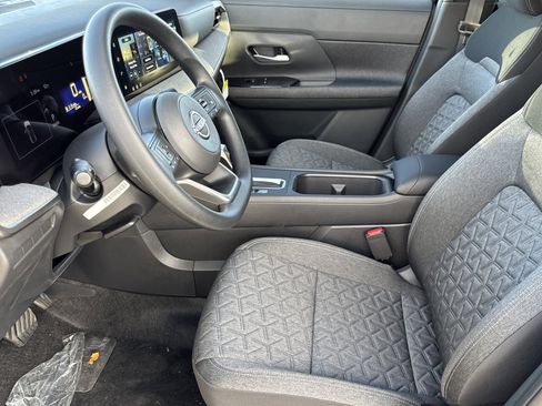 New 2026 Nissan Kicks SV w/ SV Premium Package image 9