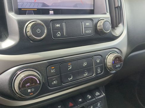 Used 2019 Chevrolet Colorado ZR2 image 18