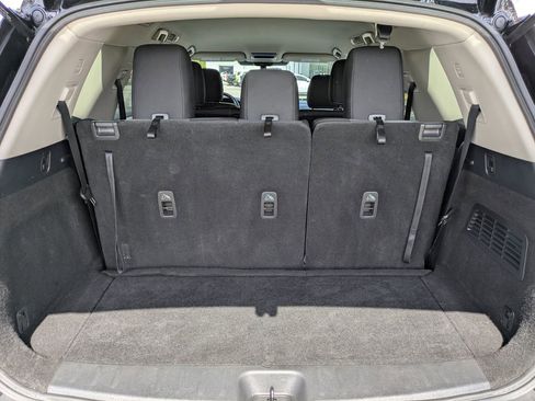 Used 2024 Nissan Pathfinder SV AWD/4WD image 13