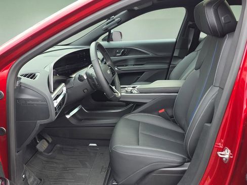 Certified 2025 Cadillac Lyriq Sport image 15