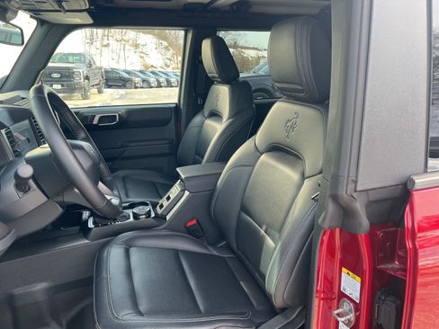 New 2025 Ford Bronco Badlands image 18