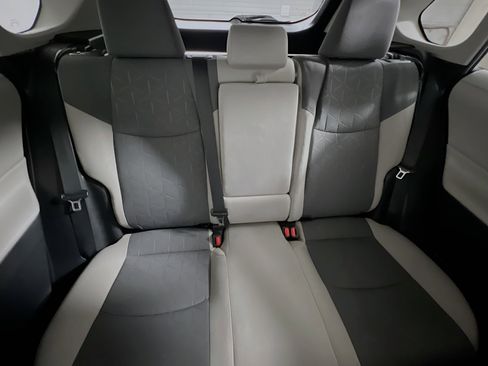 Used 2019 Toyota RAV4 XLE image 32