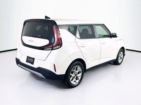 Used 2025 Kia Soul LX w/ LX Technology Package FWD image 9