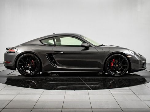 Used 2018 Porsche 718 Cayman S image 7