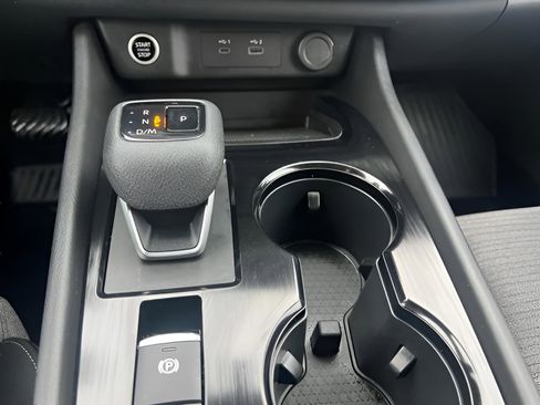 Used 2023 Nissan Rogue SV image 21