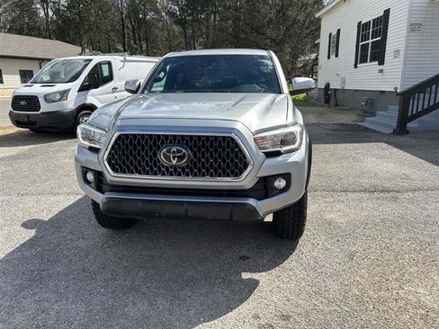 Used 2019 Toyota Tacoma TRD Off-Road image 8