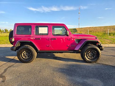 Used 2024 Jeep Wrangler Unlimited Rubicon 392 image 2