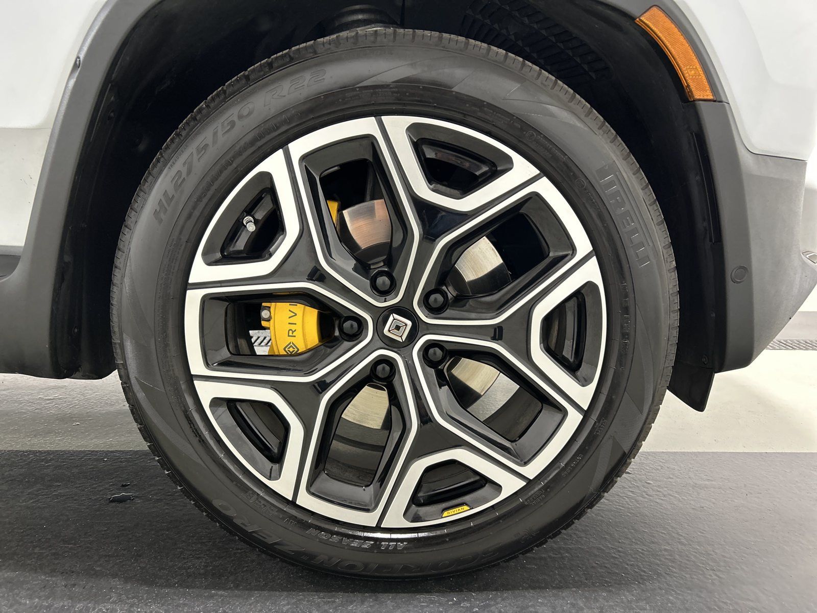 Used 2022 Rivian R1T Adventure AWD/4WD image 11