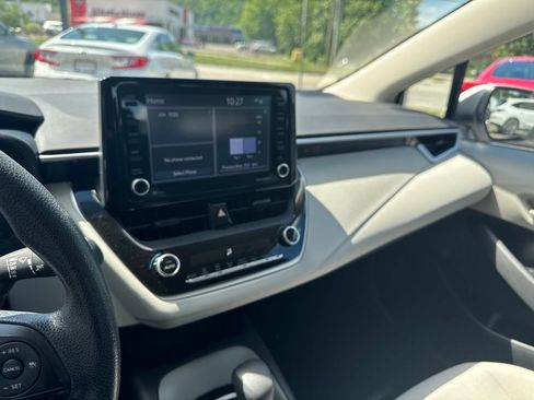 Used 2022 Toyota Corolla LE FWD image 15