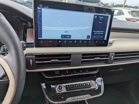 Used 2025 Lincoln Corsair FWD w/ Equipment Group 101A image 12