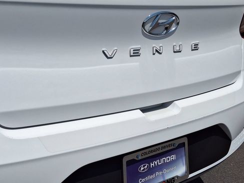 Used 2024 Hyundai Venue Limited FWD image 32