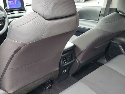 Used 2025 Toyota RAV4 XLE FWD image 23