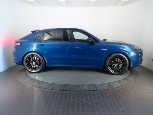 Certified 2026 Porsche Cayenne S AWD/4WD image 8