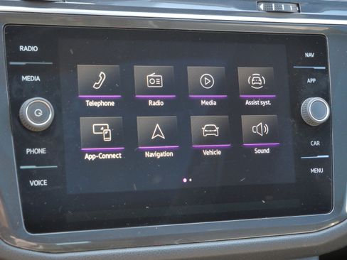 Used 2023 Volkswagen Tiguan SEL R-Line image 23