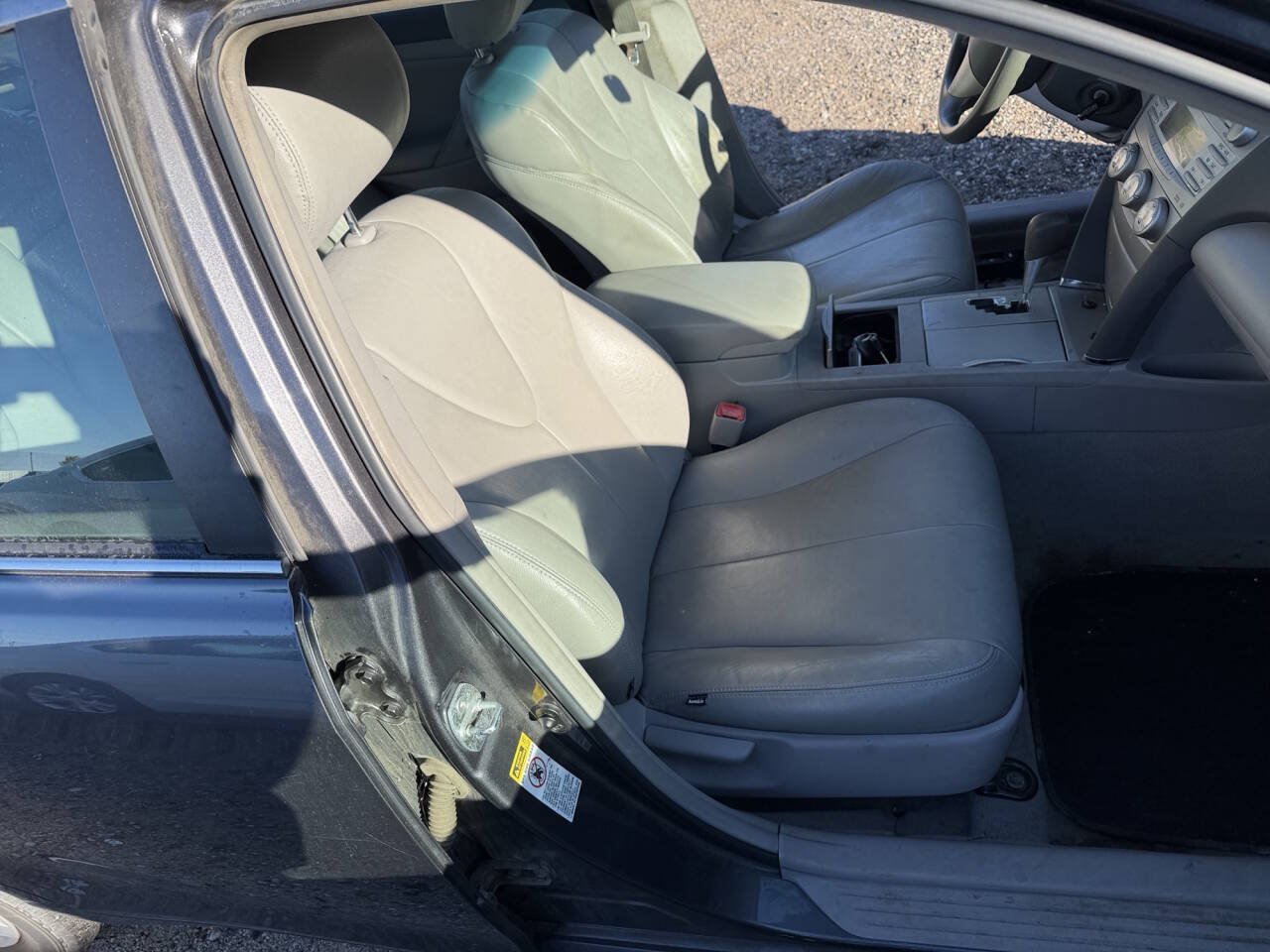 Used 2011 Toyota Camry LE FWD image 27