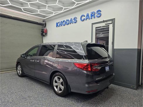 Used 2018 Honda Odyssey EX-L image 3