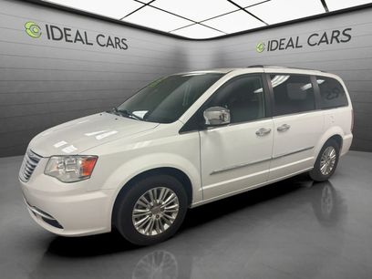 Used 2016 Chrysler Town & Country Limited