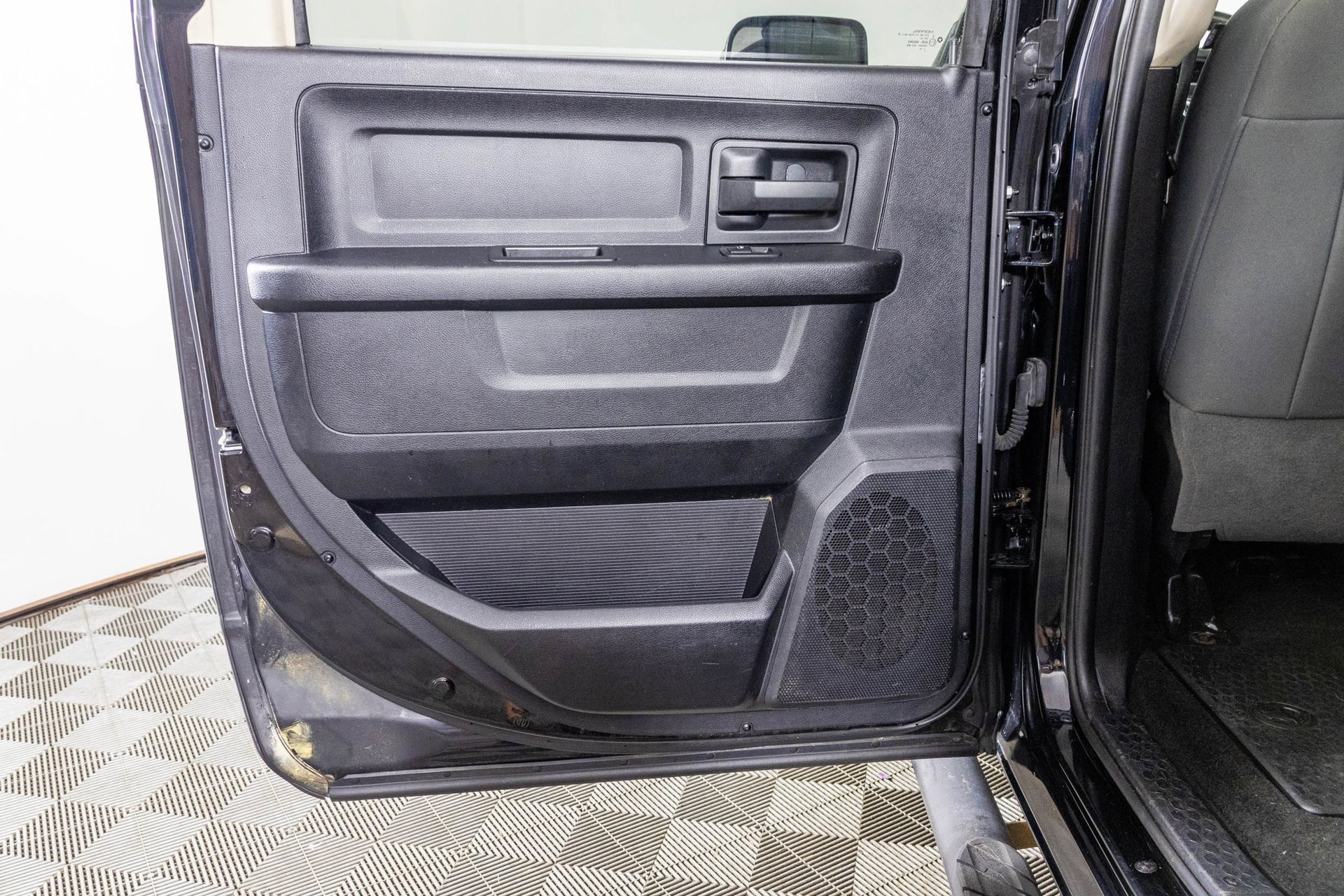 Used 2014 RAM 2500 Tradesman w/ Chrome Appearance Group AWD/4WD image 33
