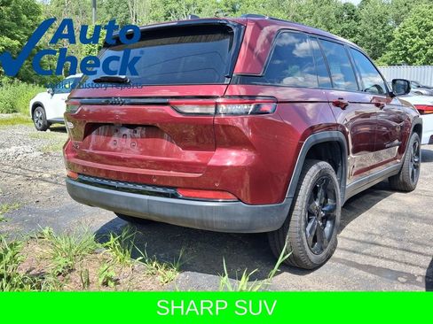 Used 2023 Jeep Grand Cherokee Altitude AWD/4WD image 8