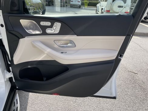 Certified 2025 Mercedes-Benz GLS 450 4MATIC image 50