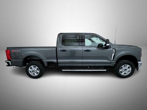 New 2026 Ford F250 XLT w/ FX4 Off-Road Package image 4