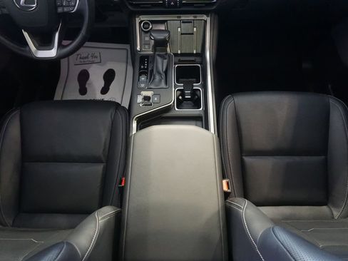 Used 2024 Lexus GX 550 w/ Cold Area Package AWD/4WD image 34