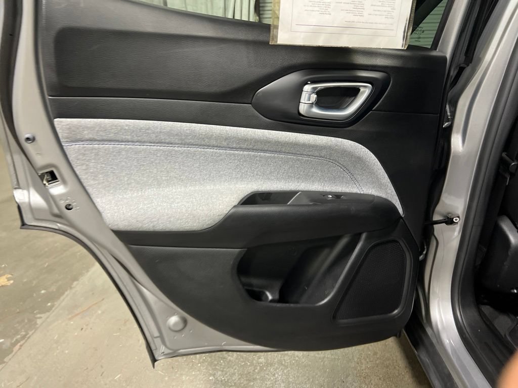 Used 2022 Jeep Compass Latitude w/ Convenience Group FWD image 18