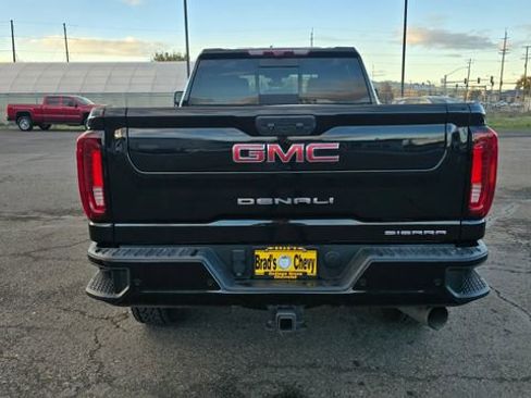Used 2023 GMC Sierra 3500 Denali w/ Denali Black Diamond Edition image 5