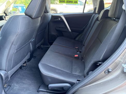 Used 2015 Toyota RAV4 XLE AWD/4WD image 10