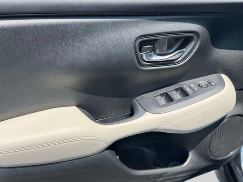 Certified 2024 Honda HR-V LX image 14